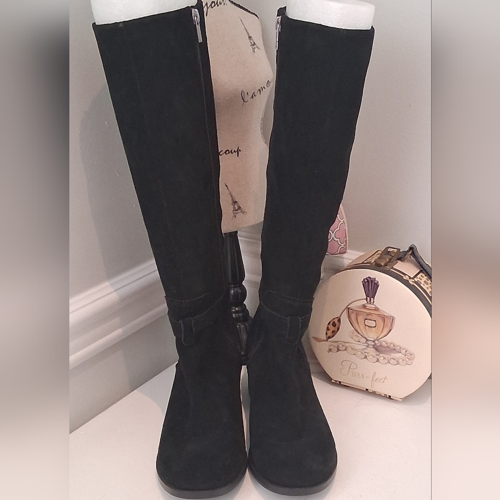 Koolaburra Tall Black Suede Heeled Boots Like New Sz 8.5M - Picture 4 of 9